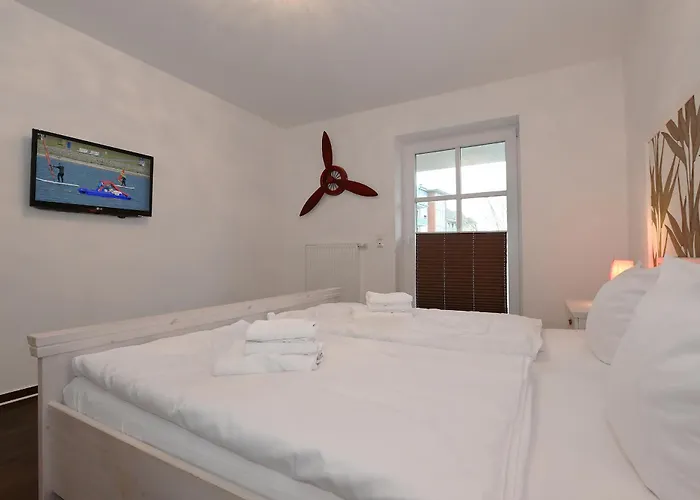 Bernstein Mare Luxor 08 Büsum